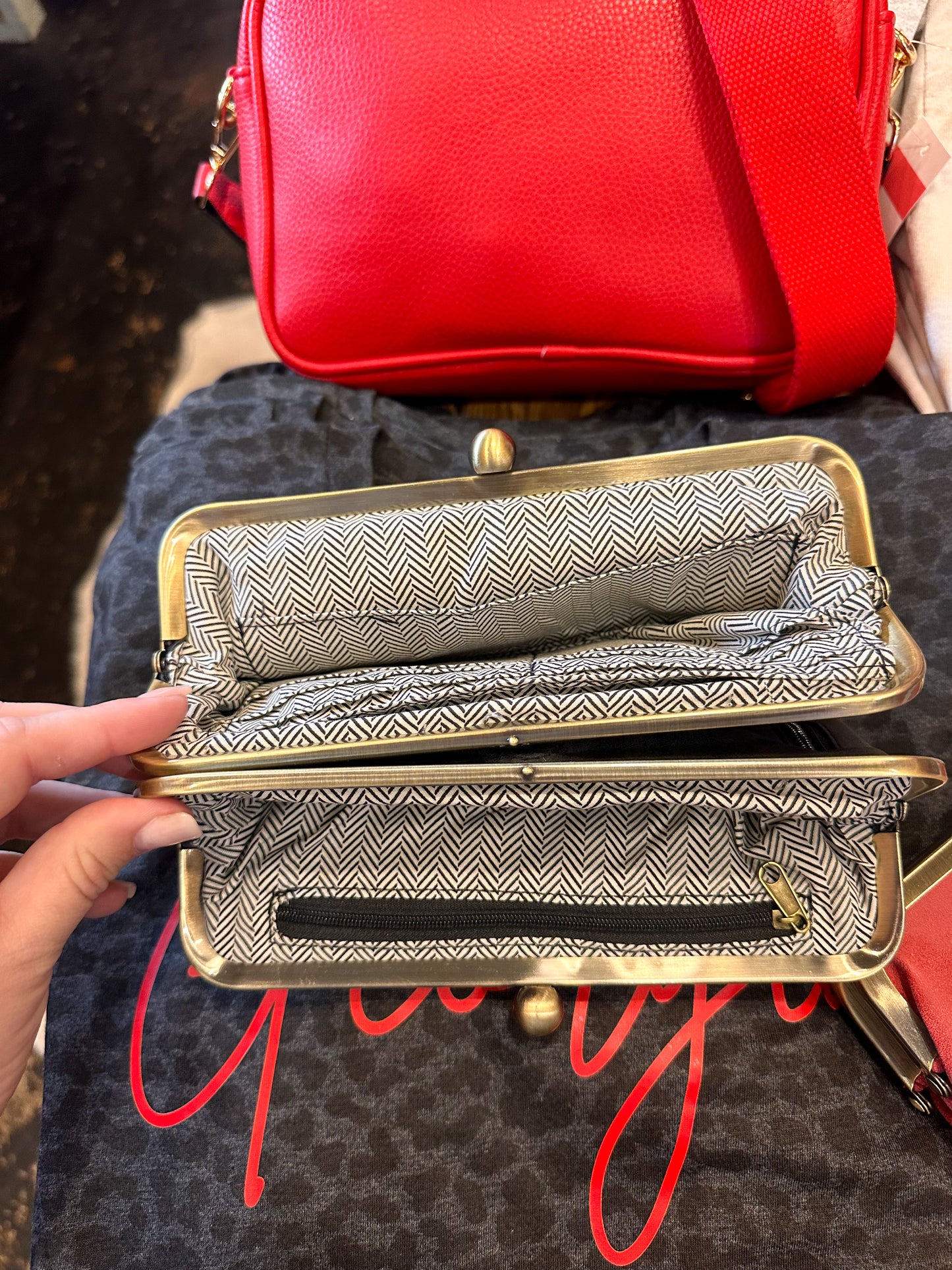 Karen Clutch Wallet (Black)