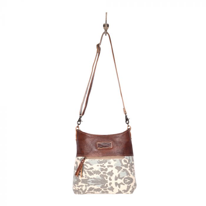 Naive Shoulder Bag
