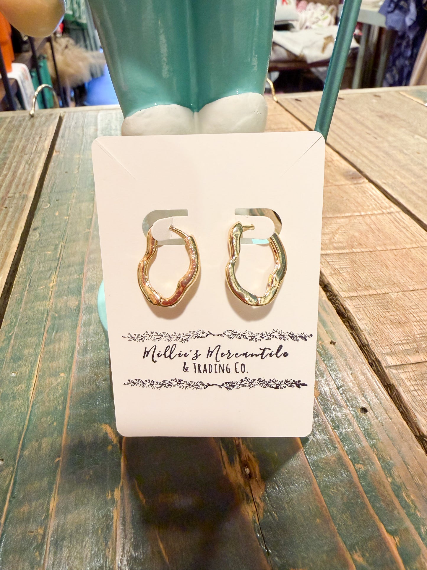 Queen Abstract Hoops