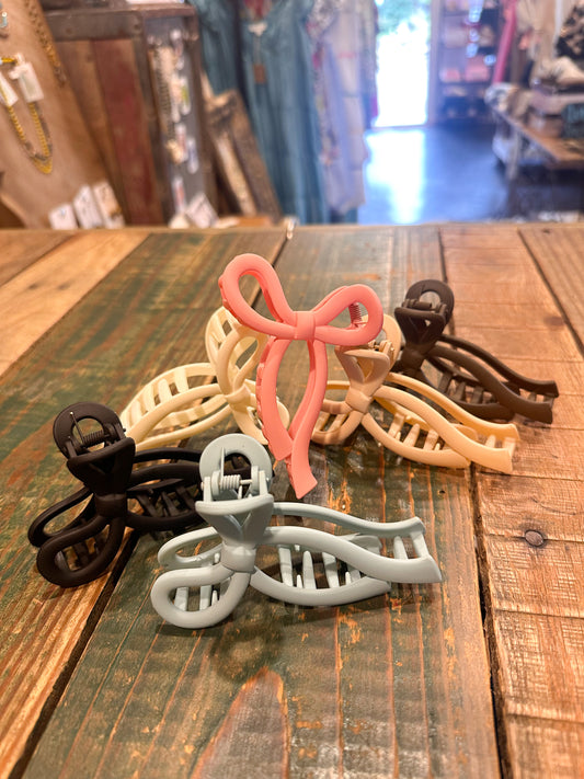 Baylee Bow Claw Clip