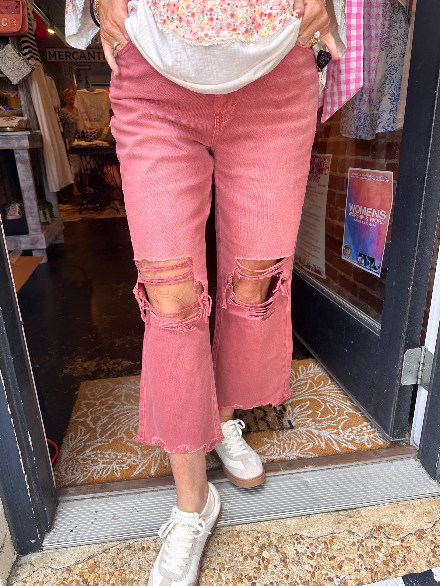 Lola Distressed Jeans (Cabernet)