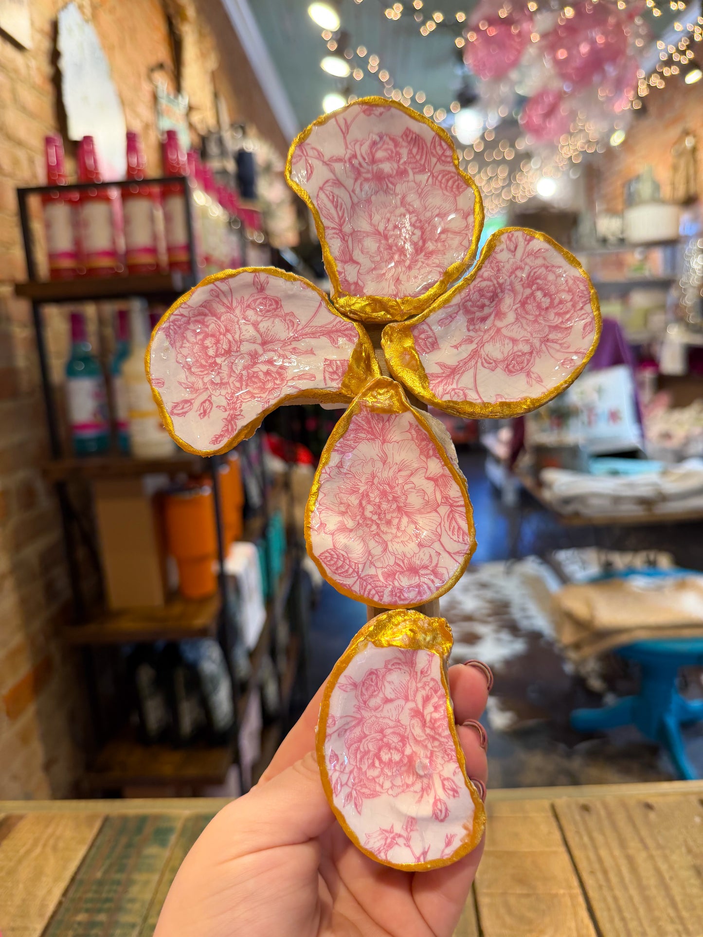 Oyster Cross (Heart of Darley)