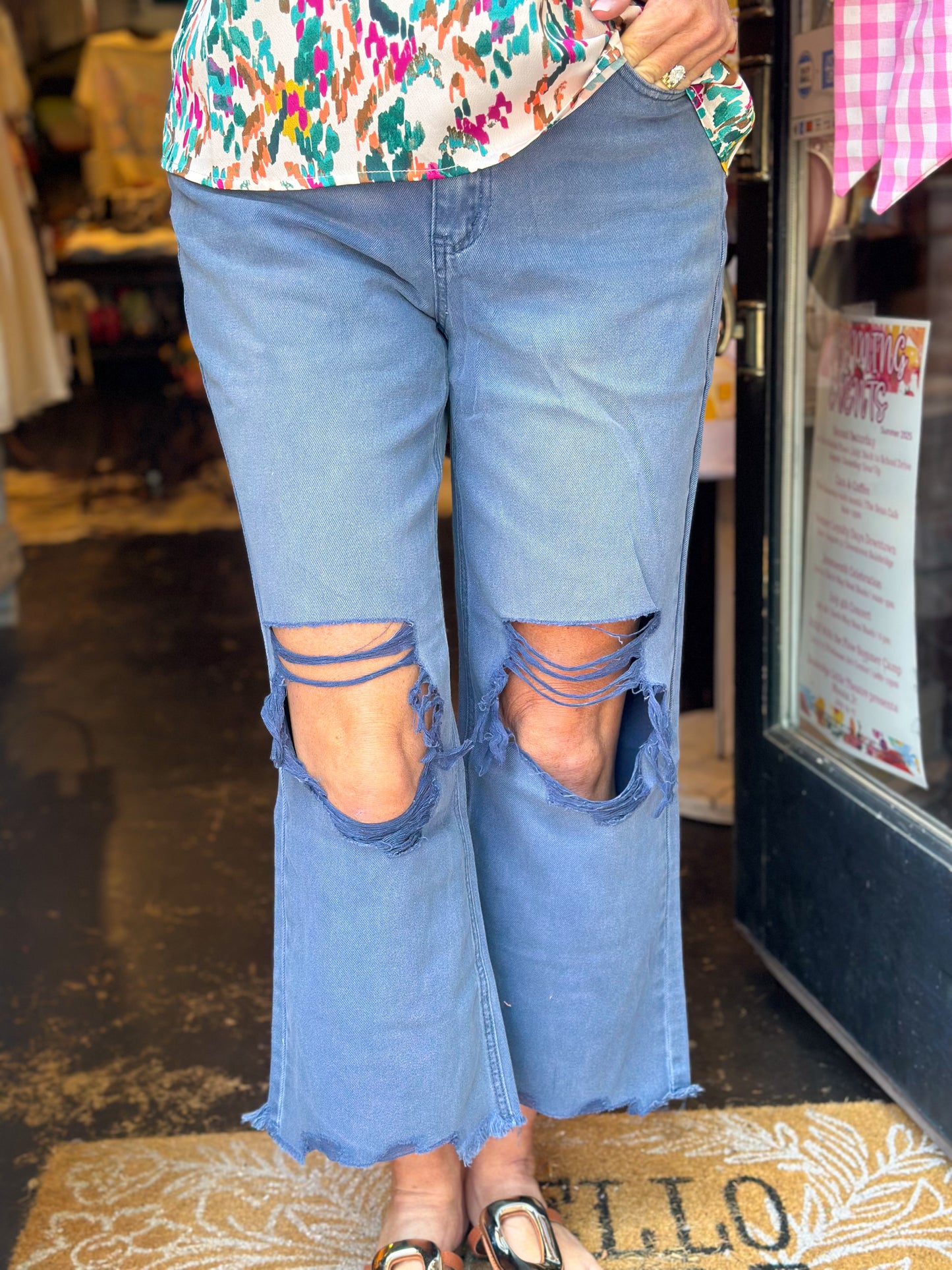 Lola Distressed Jeans (BlackBerry)