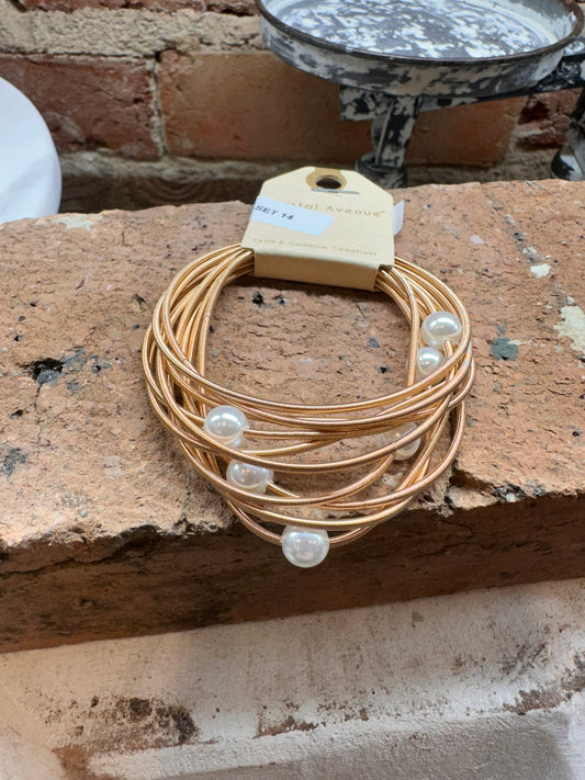 Pretty Pretty Pearl Bracelet