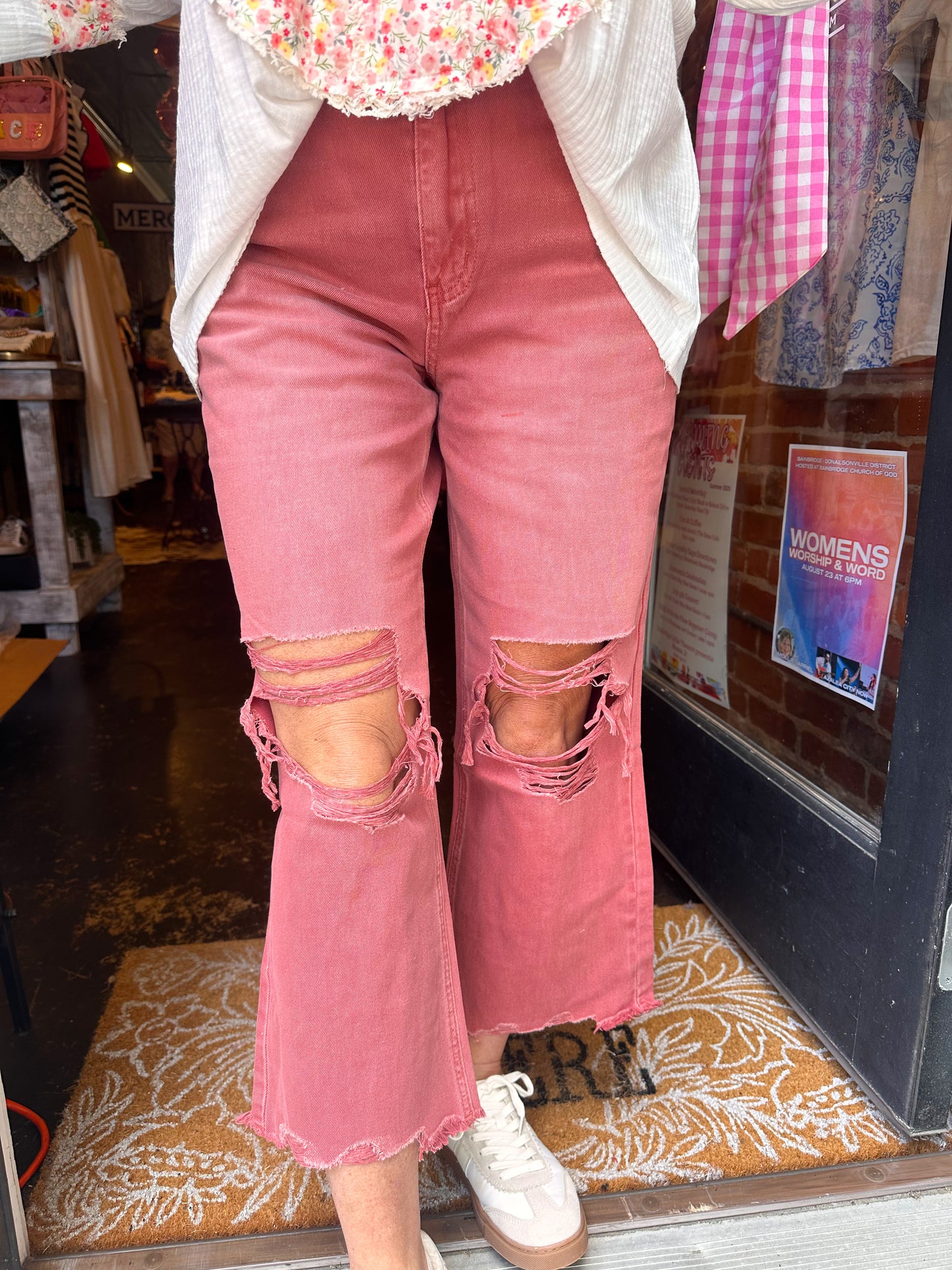 Lola Distressed Jeans (Cabernet)