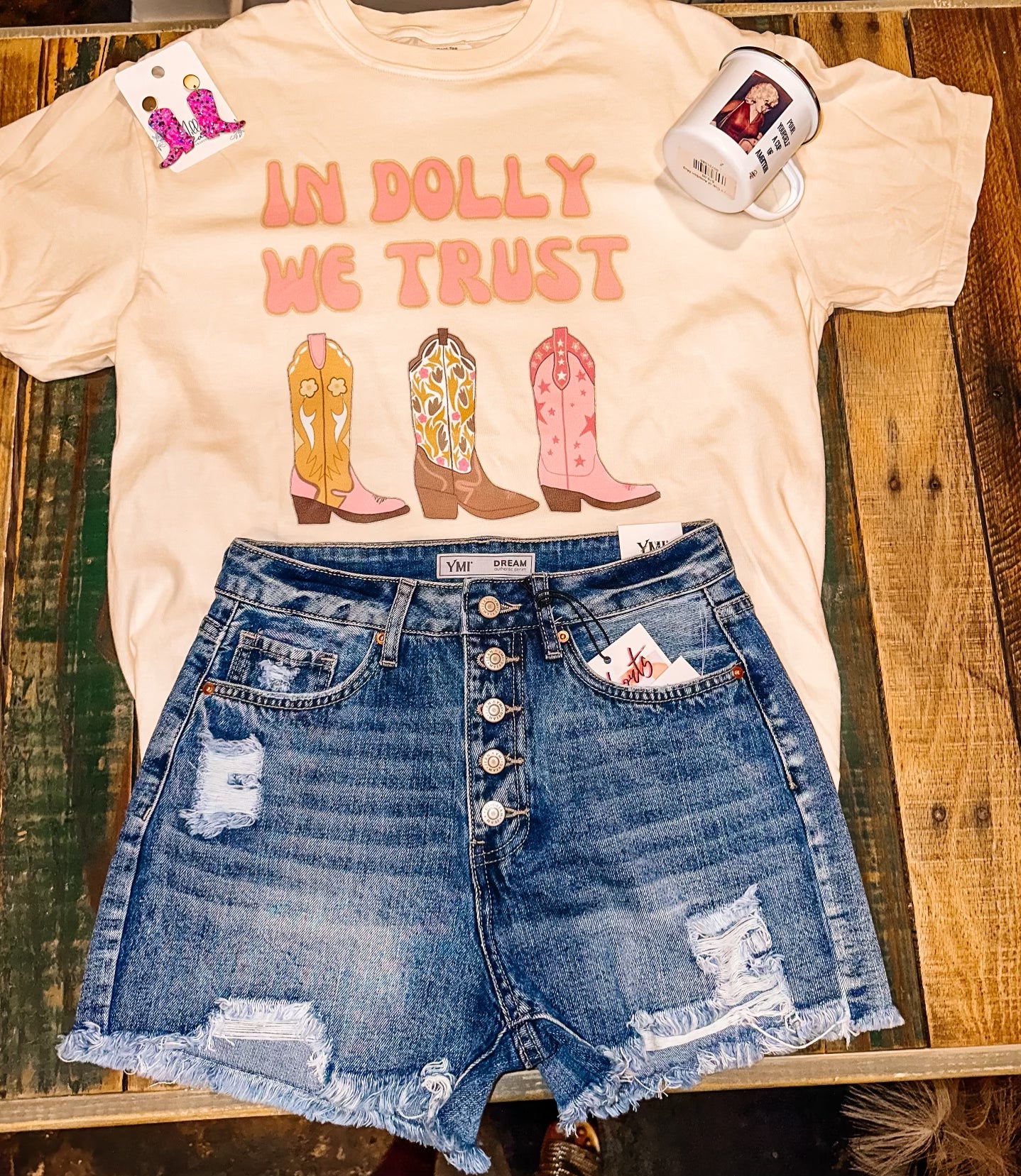 Dolly Boot Tee